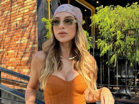 Óculos Miu Miu MU08ZS 11T40F