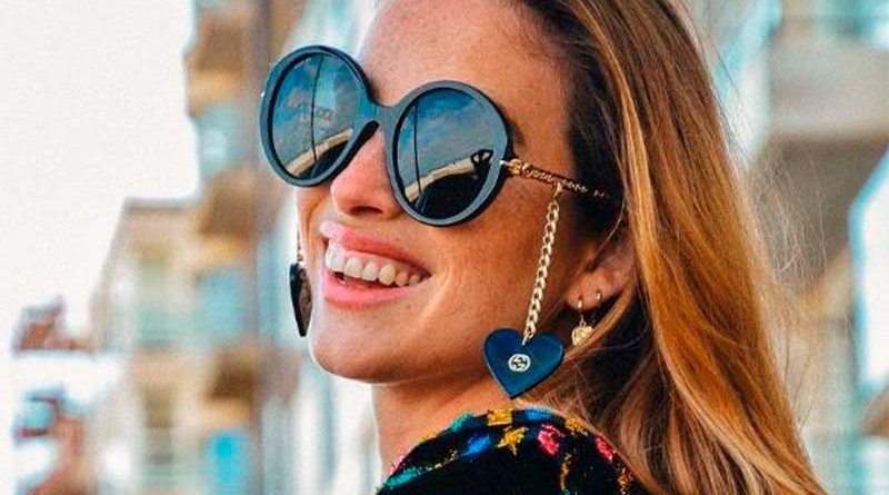 Óculos com Acessório Pingente Corrente Gucci Valentino