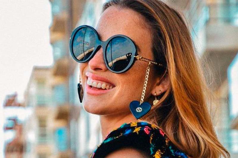 Óculos com Acessório Pingente Corrente Gucci Valentino